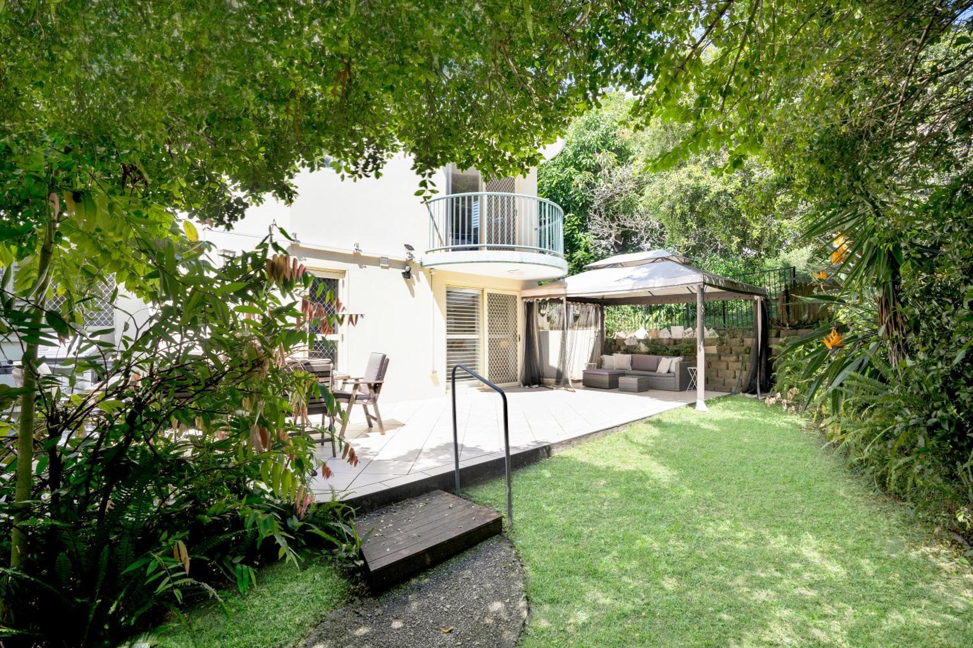 Highwater Haven - Ocean View Apartment. 300m To Beach. Pet Friendly Apartment *