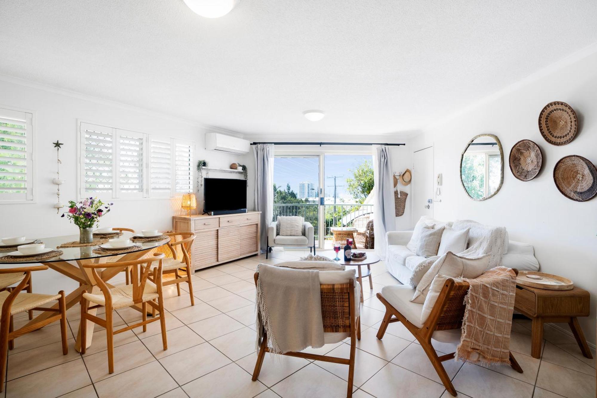 Apartment Highwater Haven - Ocean View Apartment. 300m To Beach. Pet Friendly *