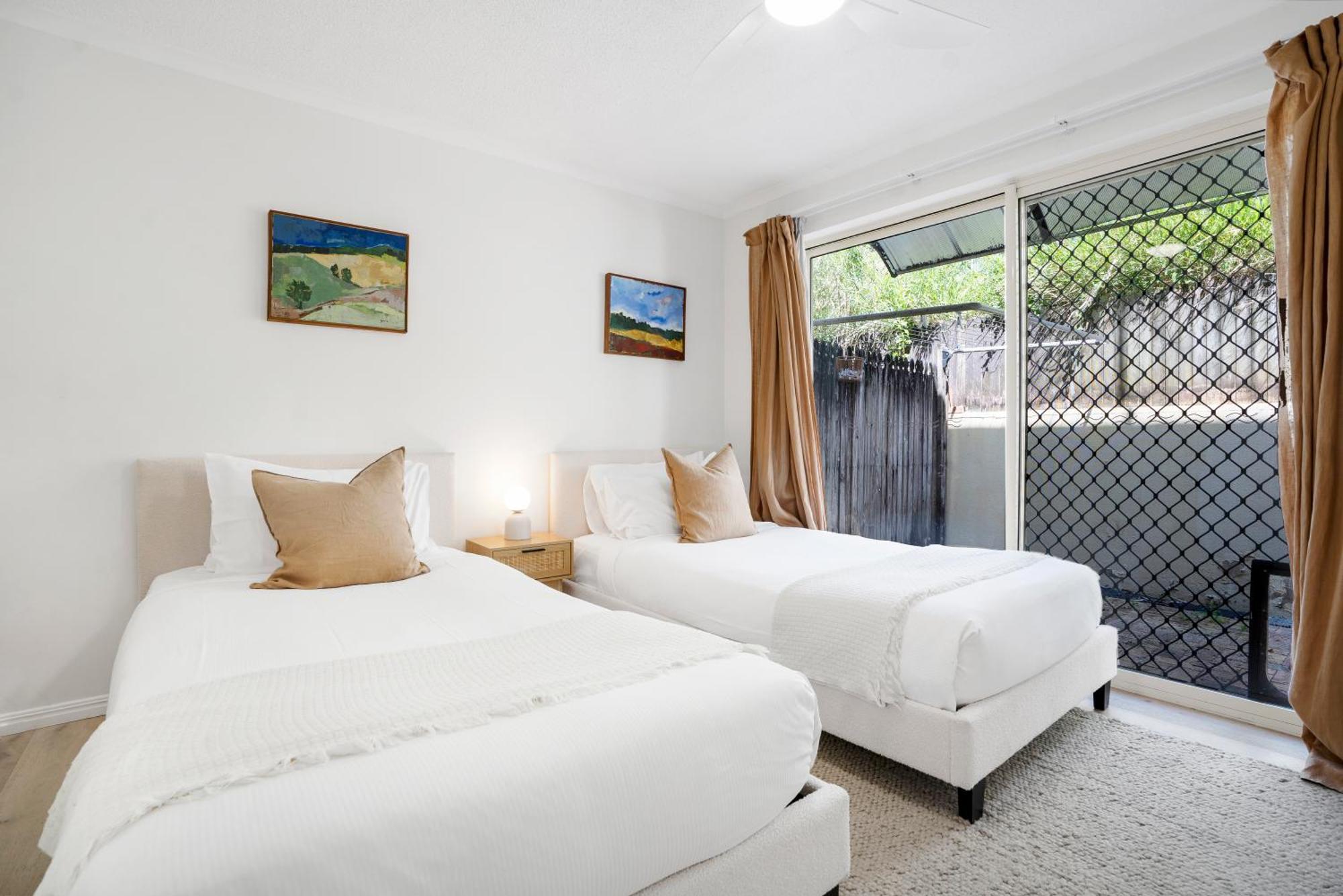 Apartment Highwater Haven - Ocean View Apartment. 300m To Beach. Pet Friendly *