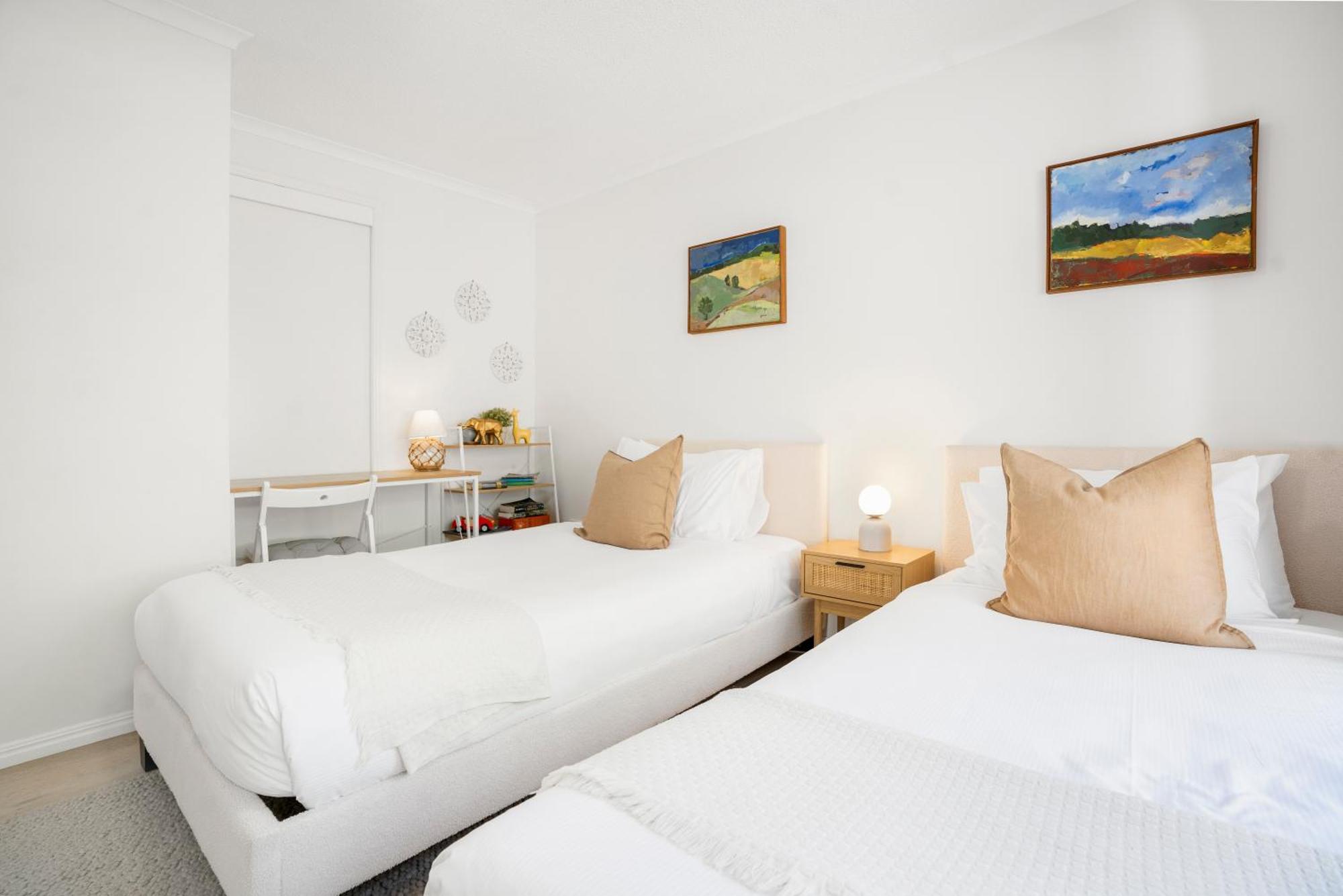 Highwater Haven - Ocean View Apartment. 300m To Beach. Pet Friendly * Alexandra Headland